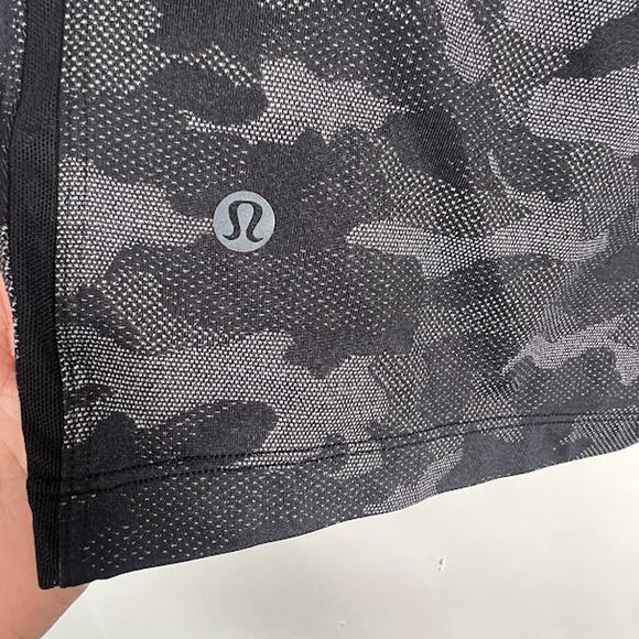 Lululemon Men's Pace Breaker Lined Short 9" 2022 Version L Black Gray Athleisure - Picture 9 of 11